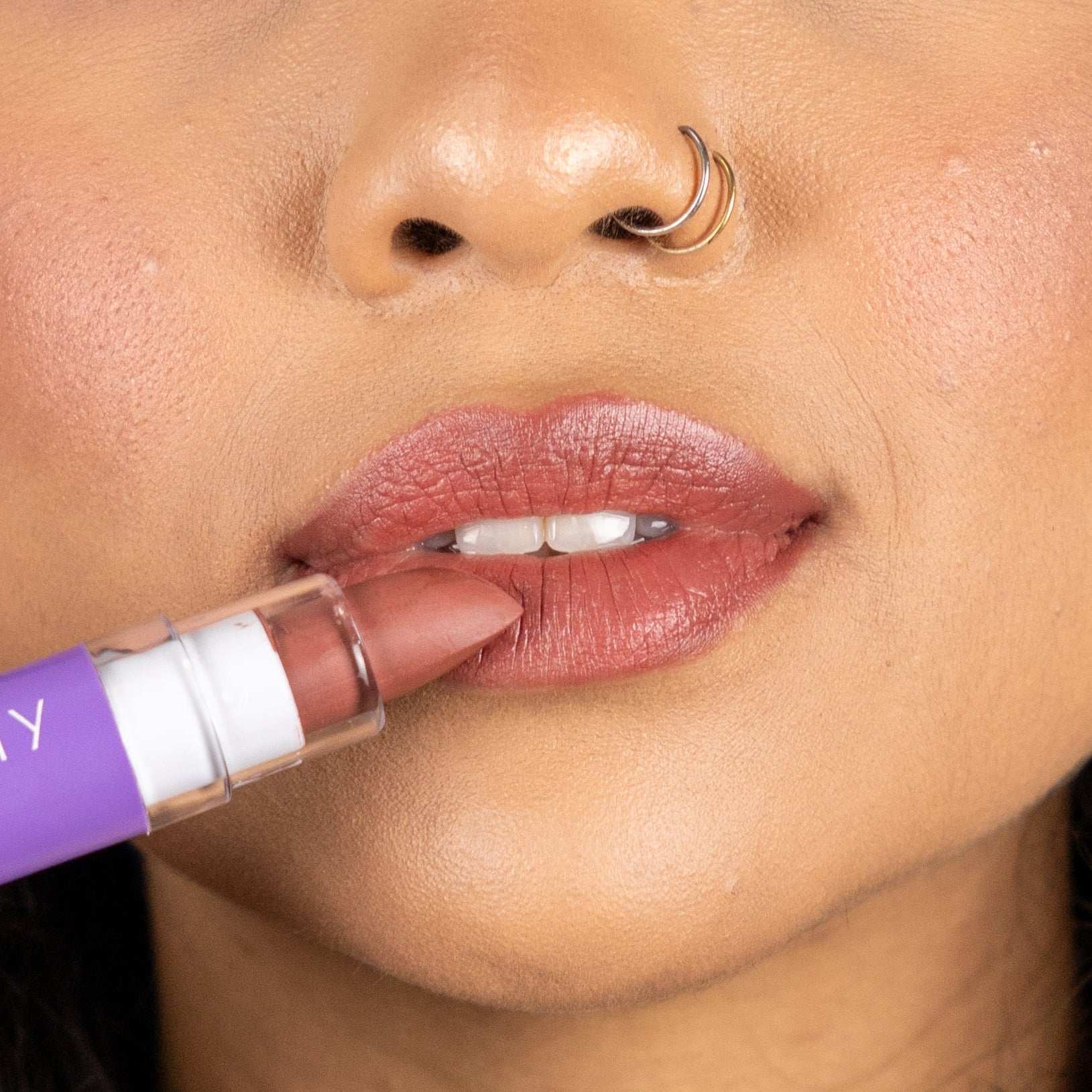 Batom bastão - COR04 REF. STRONG